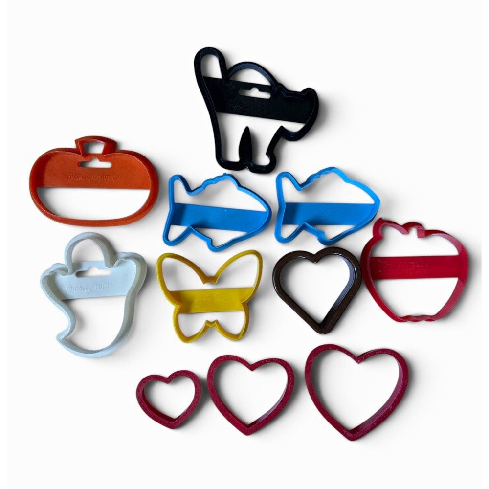 Wilton Easy Grip Plastic Cookie Cutter Set 10pc Assorted Shapes Multicolor